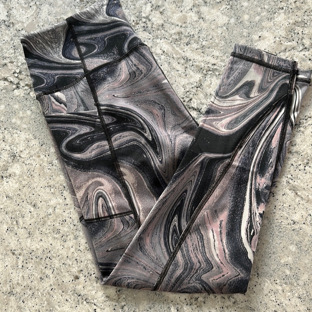 Victoria Secret Pocket Leggings - 24” inseam